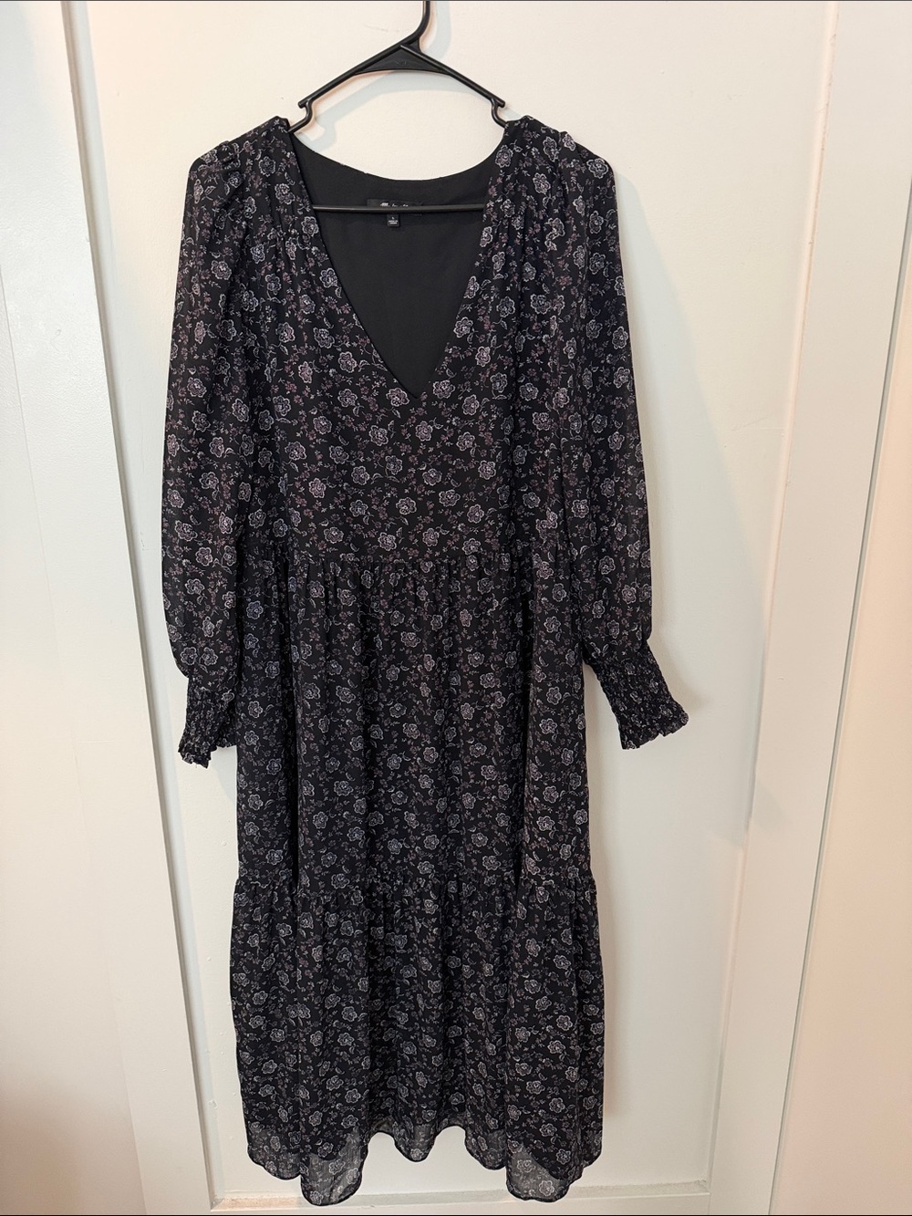 Madewell Black Floral V-Neck Tiered Midi Dress